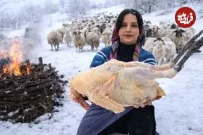 ببینید| غذای روستایی در ایران؛ پخت بوقلمون و نان تازه در هوای برفی کوهستان