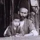 عکس| سفر زمان؛ تصویر دیده‌نشده از یک مغازۀ «زین‌فروشی» در دوران ناصرالدین شاه