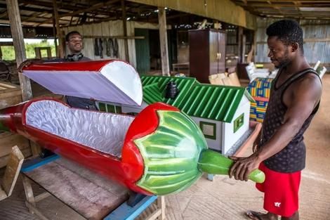 (تصاویر) کار و کسب خنده دار در غنا؛ تابوت از فلفل تا مرسدس بنز! 