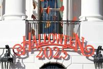 تصاویر؛ هالووینِ متفاوتِ ترامپ و ملانیا در کاخ سفید؛ شوخی کودکان سوژه شد