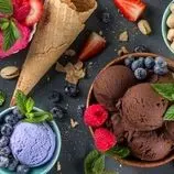 طرز تهیه بستنی قیفی خانگی با میوه و شکلات