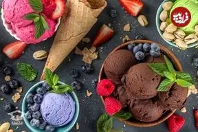 طرز تهیه بستنی قیفی خانگی با میوه و شکلات