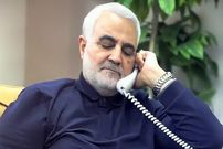 عکس؛ سفر به تاریخ؛ «سردار سلیمانی» در حال قدم زدن در ویرانه‌های شهر حلب سوریه؛ سال 1395