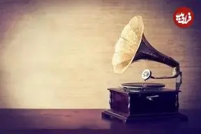 عکس| کنترل کیفیت صفحات گرامافون در لندن؛ ۶۱ سال پیش