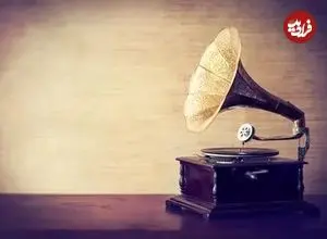 عکس| کنترل کیفیت صفحات گرامافون در لندن؛ ۶۱ سال پیش