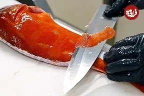 ببینید| غذای خیابانی در ژاپن؛ تهیه سوشی با ماهی گروپر قرمز، ماکرل و فلاندر در توکیو