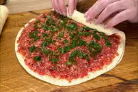 (ویدئو) طرز تهیه یک غذای مکزیکی با نان و گوشت چرخ کرده به روش آشپز آلمانی