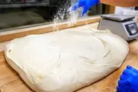 ببینید| غذای خیابانی در آمریکا؛ پخت محبوب ترین پیتزاها در نیوجرسی