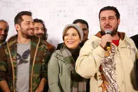 (عکس) نمایی از تیپ و استایل جدید بهرام رادان و محسن کیایی در آسانسور