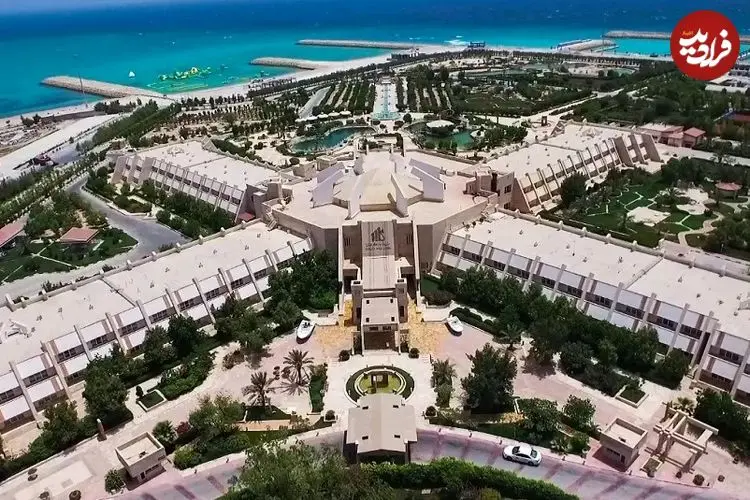 راهنمای رزرو هتل در کیش؛ انتخاب بین هتل‌های ساحلی و شهری