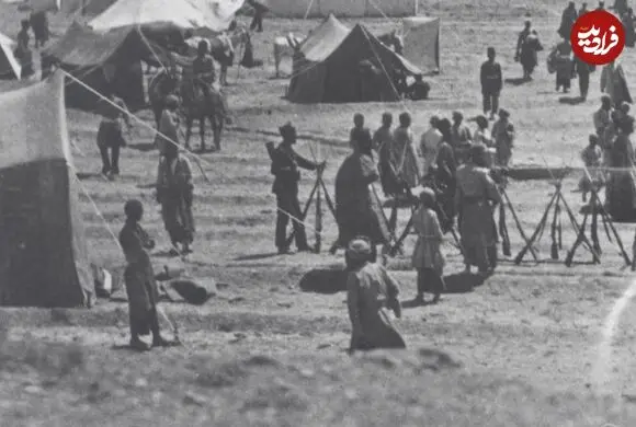 عکس| سفر زمان؛ تصویری از «سینه‌زنی مردم» در اردوی ناصرالدین شاه قاجار