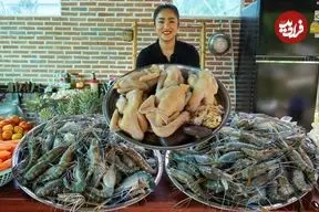 ببینید| غذای روستایی در کامبوج؛ پخت یک غذای سنتی با 10 کیلو میگو رودخانه ای