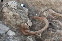 گلادیاتورهایی که با غل و زنجیر دفن شدند
