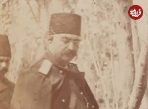 عکس| سفر زمان؛ حضور «ناصرالدین شاه» در جلسۀ دادن حقوق آبدارچی‌ها