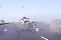 (ویدئو) لحظه هولناک پرتاب شدن راننده تویوتا پس از تصادفی وحشتناک