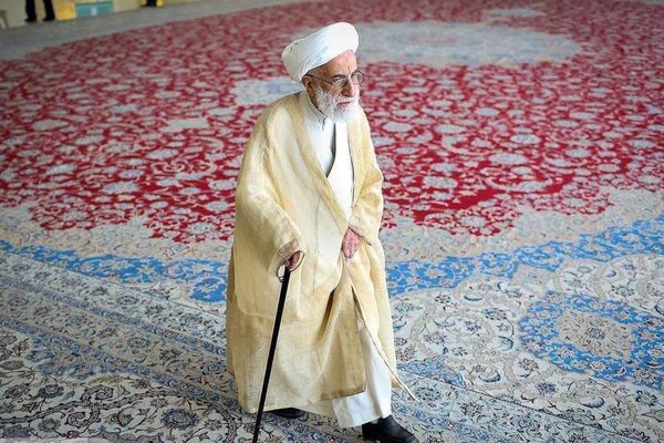 عکس؛ سفر در زمان؛ «آیت الله جنتی» در جمع اولین اعضای شورای نگهبان؛ دهه 60