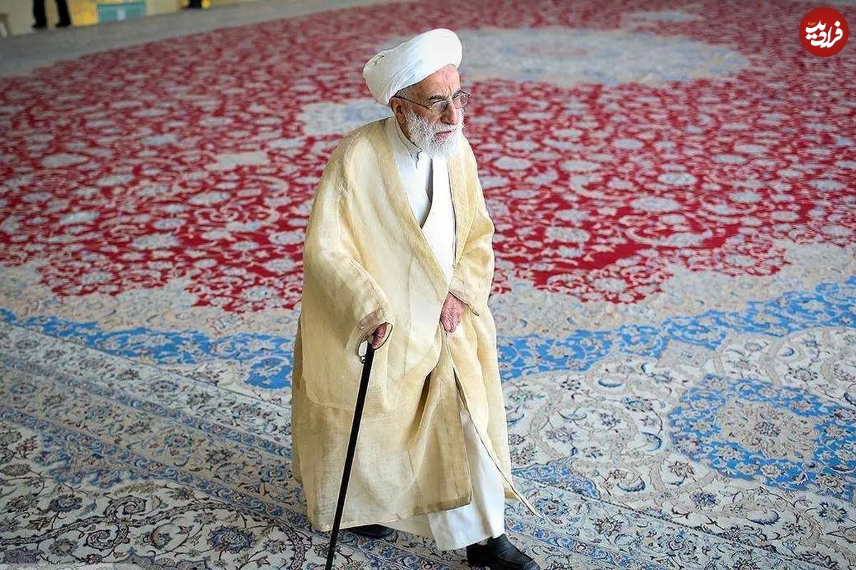 عکس؛ سفر در زمان؛ «آیت الله جنتی» در جمع اولین اعضای شورای نگهبان؛ دهه 60
