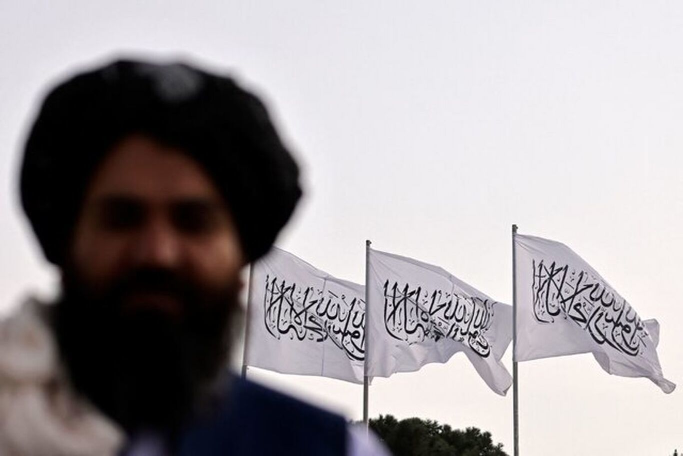 (عکس) دستور عجیب طالبان؛ سر مانکن‌های مغازه‌های لباس زنانه را بپوشانید!