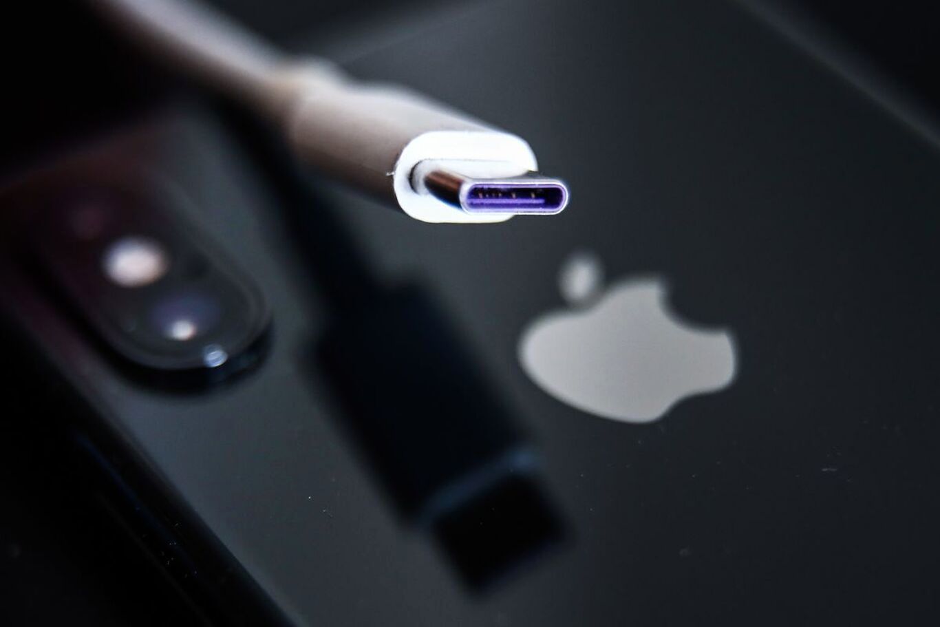 مقاومت اپل در برابر پورت USB-C؛ راحتی کاربر یا پول؟