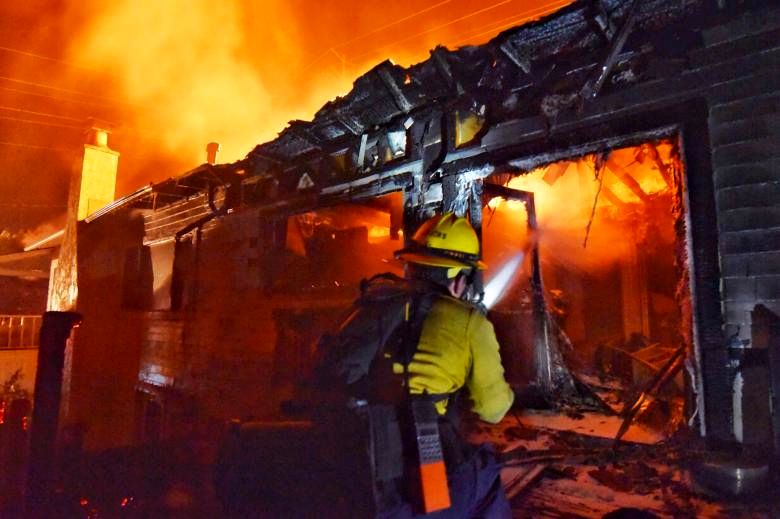 تصاویر/ آتش سوزی مهیب در کالیفرنیا