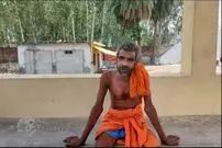 احساس می‌کنم کرکسم و از اجساد تغذیه می‌کنم