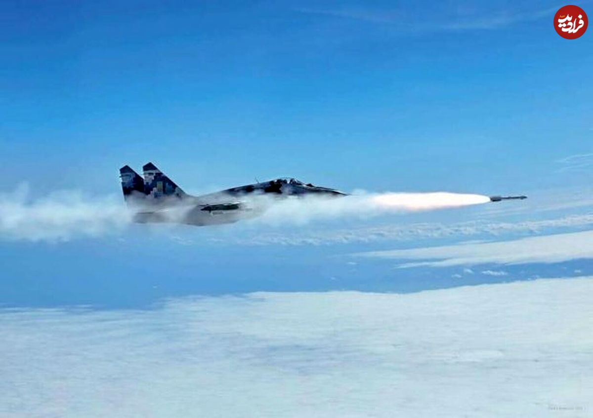 (ویدئو) شکار موشک کروز روسی توسط میگ اوکراینی در آسمان