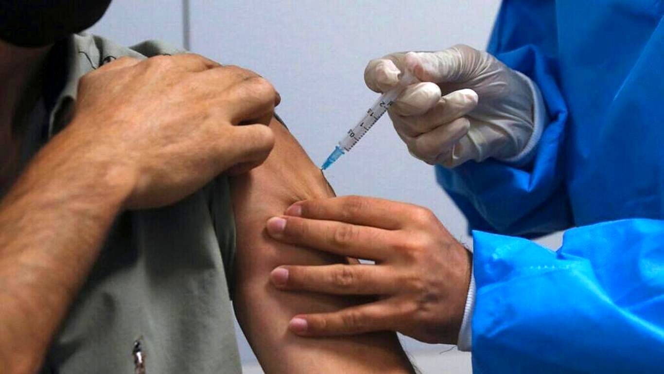 عوارض دوز چهارم واکسن کرونا بیشتر است!