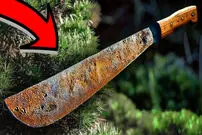 (ویدئو) فرآیند بازسازی یک شمشیر زنگ زده به روش یک استاد ماهر 