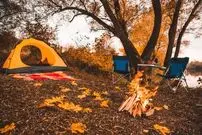 تصاویر| کمپ زیر آسمان پاییز؛ ۵ مقصد بکر برای کمپینگ در نیمه دوم سال