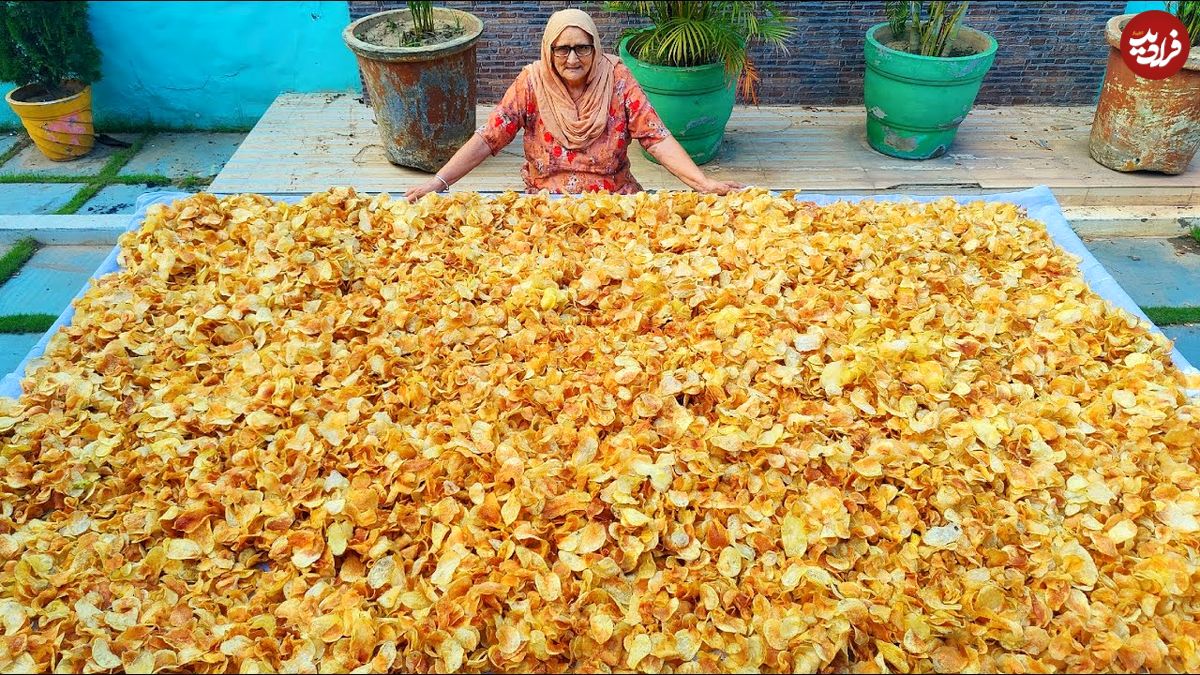 ببینید؛ غذای روستایی در هند؛ تهیه 200 کیلو چیپس تند توسط مادربزرگ روستایی