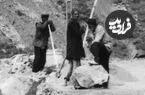 عکس| سفر زمان؛ کارگرها در حال کار در یکی از جاده‌های شمال؛ 92 سال قبل