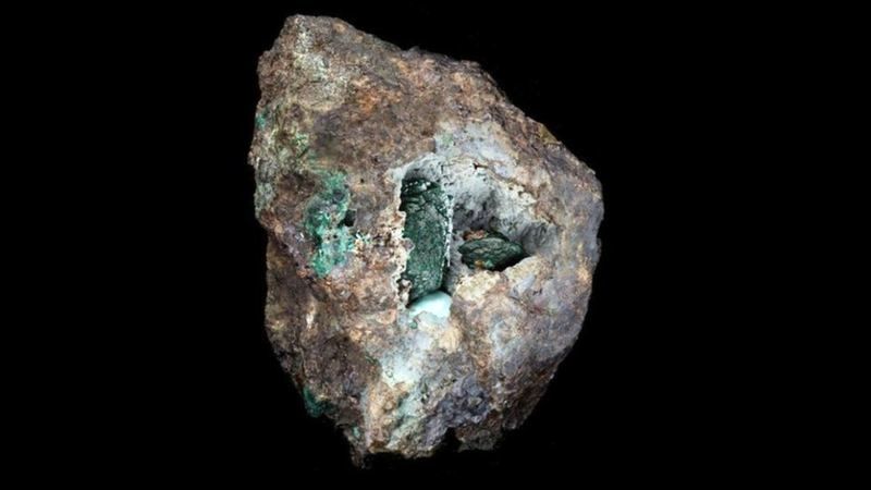 کشف ماده معدنی جدید در سنگ ۲۲۰ ساله