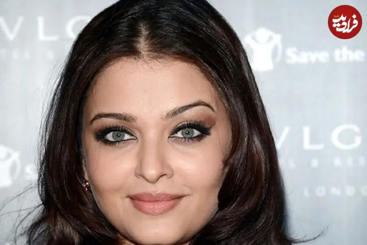 عکس| سفر در زمان؛ «آیشواریا رای» در مراسم خاکسپاری مادر آمیتا باچان؛ سال 1386