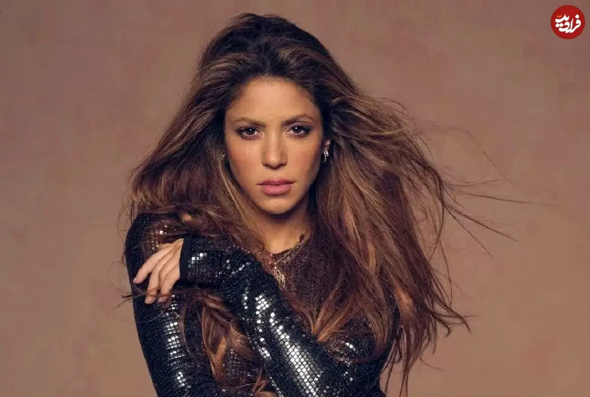 عکس| سفر در زمان؛ «شکیرا» در 25 سالگی و در حال ضبط یکی از آهنگ هایش در لندن؛ سال 1380