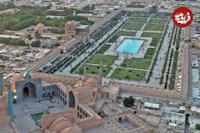 عکس| سفر به ایران قدیم؛ رژۀ سربازان قاجاری در میدان نقش جهان اصفهان