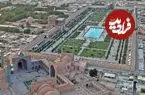 عکس| سفر به ایران قدیم؛ رژۀ سربازان قاجاری در میدان نقش جهان اصفهان