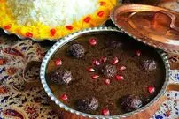 (ویدئو) واکنش یک بلاگر مشهور آمریکایی به خوردن فسنجان ایرانی؛ یک غذای فرازمینی!