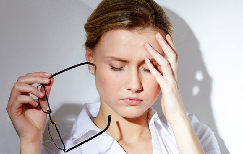 ۶ علت سردرد و راه‌های درمان آن‌ها