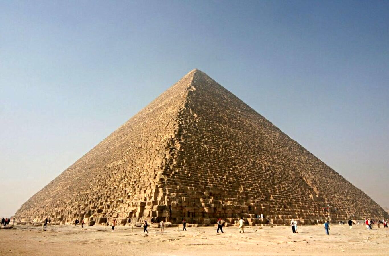 چگونه پرتو‌های کیهانی به کشف یک تونل در هرم بزرگ مصر کمک کردند؟