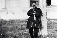 سفر در زمان؛ خاطرات ناصرالدین‌شاه: آبادی بغداد همان در کنار شط است، پشت‌ها همه خراب و ویران است؛ یک نصفه فوج عثمانی، قدری مشق سرنیزه بی‌مزه کردند