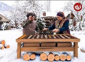 (ویدئو) غذای روستایی در آذربایجان؛ درست کردن شکلات میوه ای و آجیلی