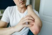 اگر این علائم را دارید به روماتیسم مبتلا شده‌اید؛ این نشانه‌ها را جدی بگیرید