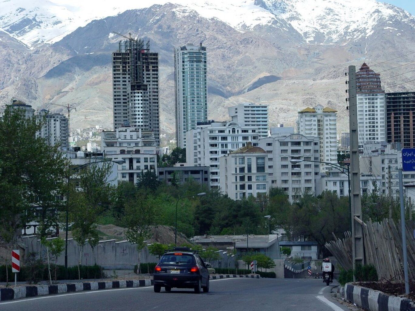 قیمت عجیب آپارتمان در بالا شهر تهران؛ هر متر یک پراید!
