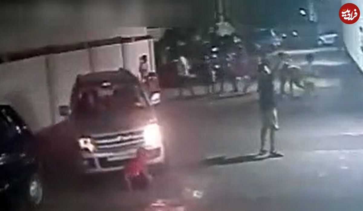 (ویدئو) خودرو از روی نوجوان رد شد و به شکل معجزه آسایی زنده ماند!