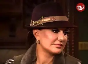 عکس| سفر در زمان؛ «گوگوش» در حال دف زدن با لباس محلی؛ اواخر دهه 40