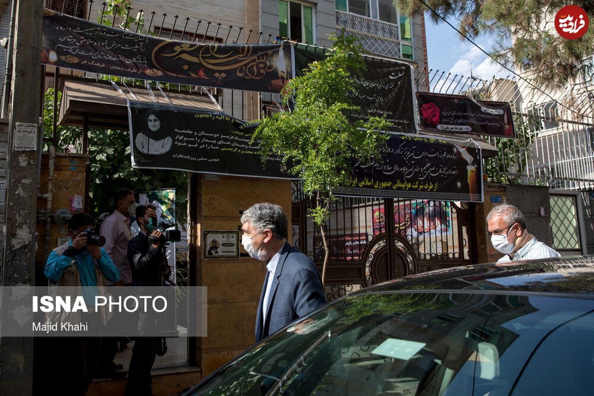 تصاویر/ حضور مسئولین در منزل مهشاد کریمی و ریحانه یاسینی