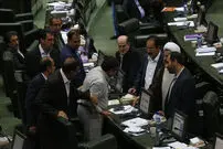 تصاویر/ حمله نماینده خرمشهر به ظریف
