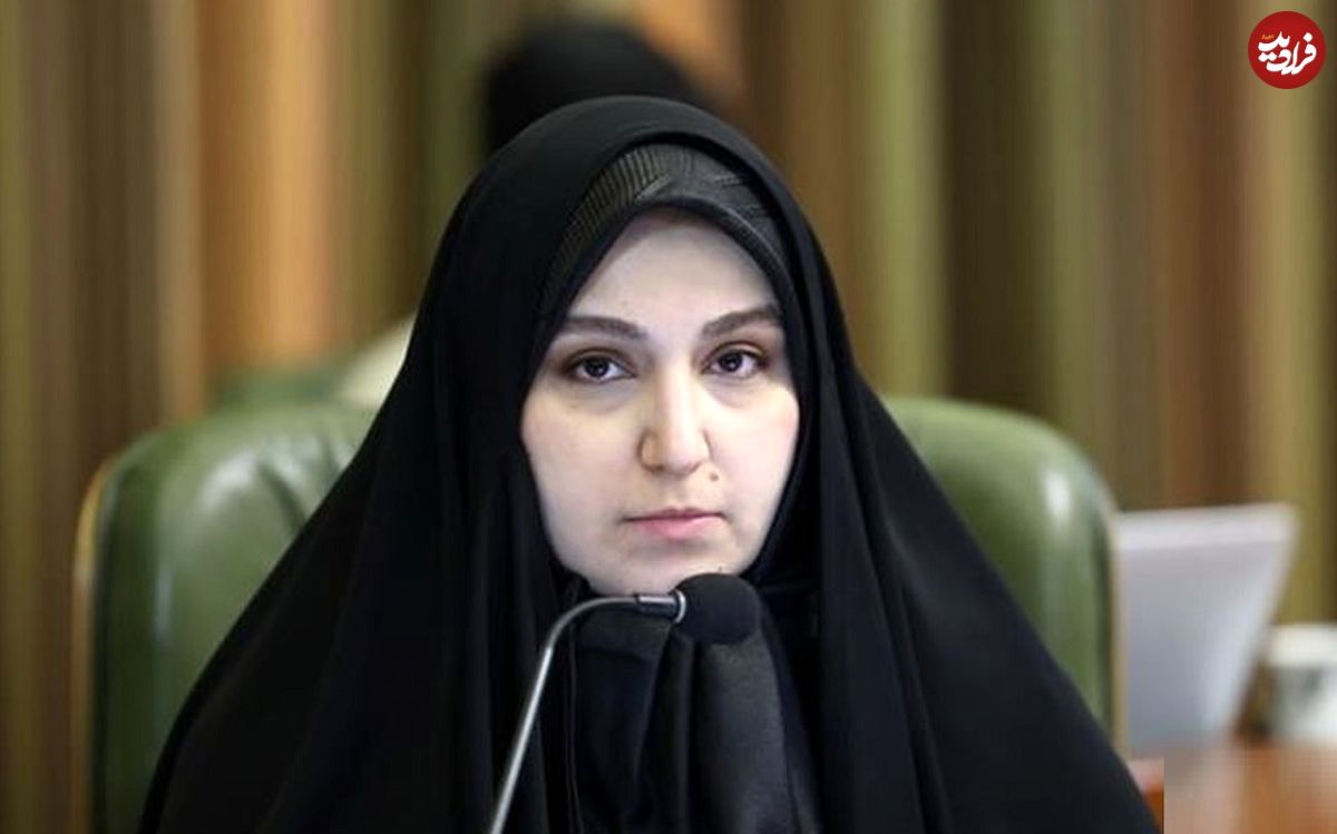 عکس؛ سفر به تاریخ؛ «نرجس سلیمانی، دختر سردار سلیمانی» در خردسالی روی دوش پدر؛ دهۀ 60
