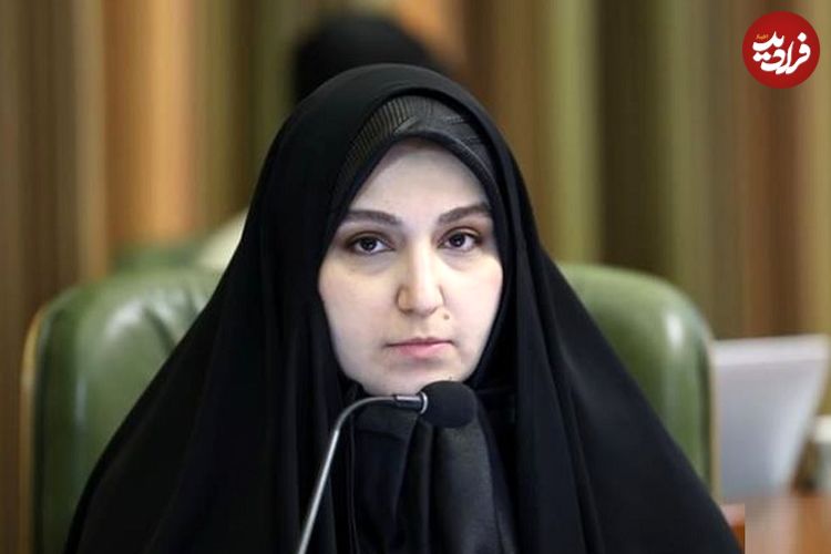 عکس؛ سفر به تاریخ؛ «نرجس سلیمانی، دختر سردار سلیمانی» در خردسالی روی دوش پدر؛ دهۀ 60