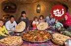 ببینید| غذای روستایی در افغانستان؛ کباب کردن مرغ کامل روی آتش و پخت نان